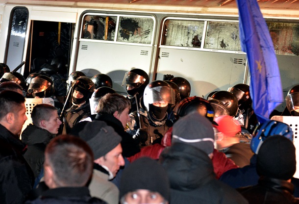 Столкновения с Беркутом. Фото ключевых событий Евромайдана 10-12 января